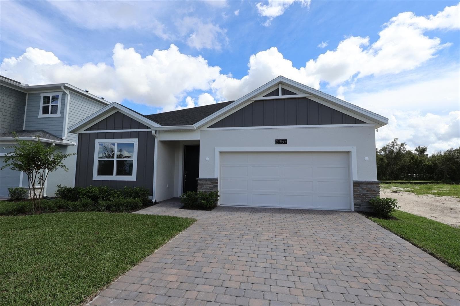 Single Family Residence at 2957 SWEETGRASS LN, ZELLWOOD, photo 2 of 44