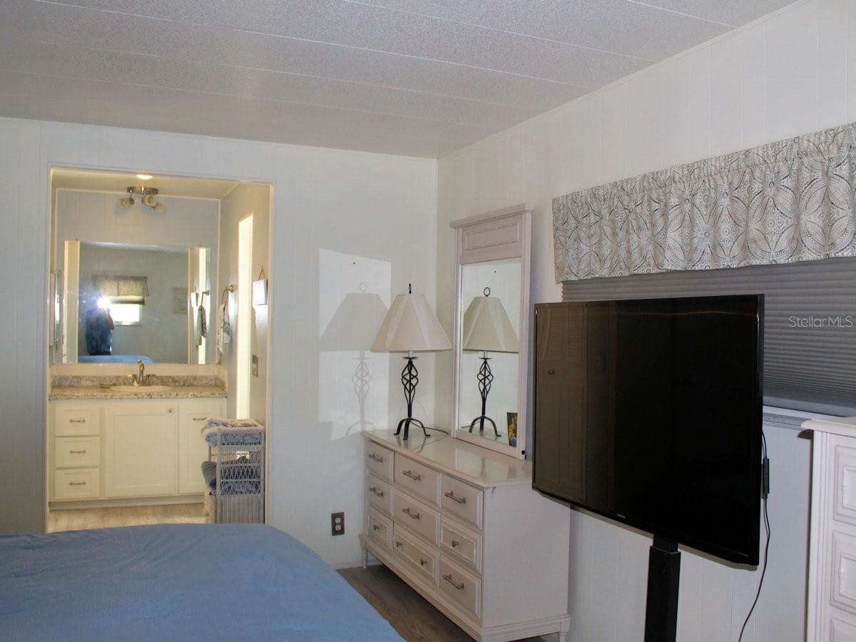 Mobile Home at PALM HILL MOBILE HOME PARK UNREC, LARGO, photo 14 of 15