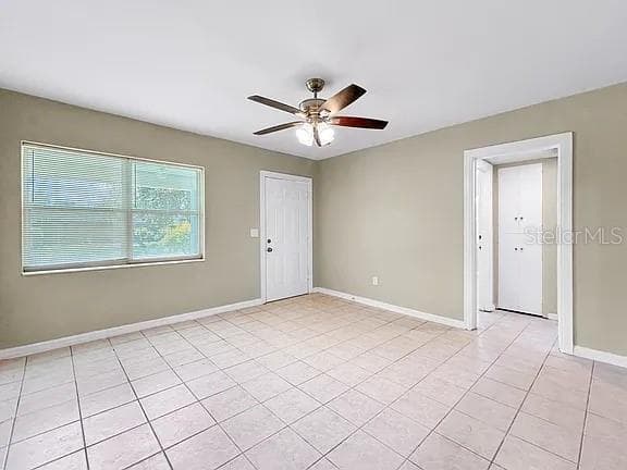 Single Family Residence at 203 5TH AVE NW, RUSKIN, photo 2 of 17