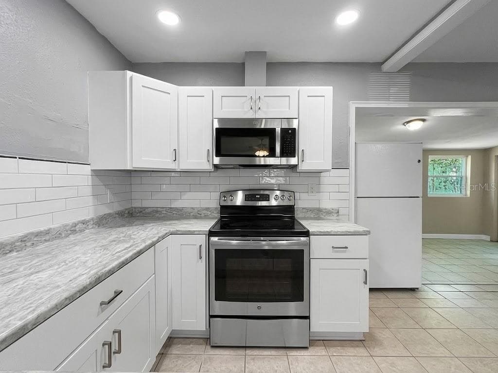 Single Family Residence at 203 5TH AVE NW, RUSKIN, photo 7 of 17
