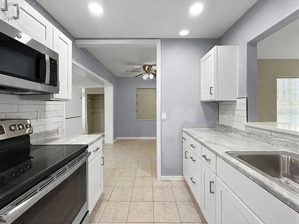 Single Family Residence at 203 5TH AVE NW, RUSKIN, photo 8 of 17