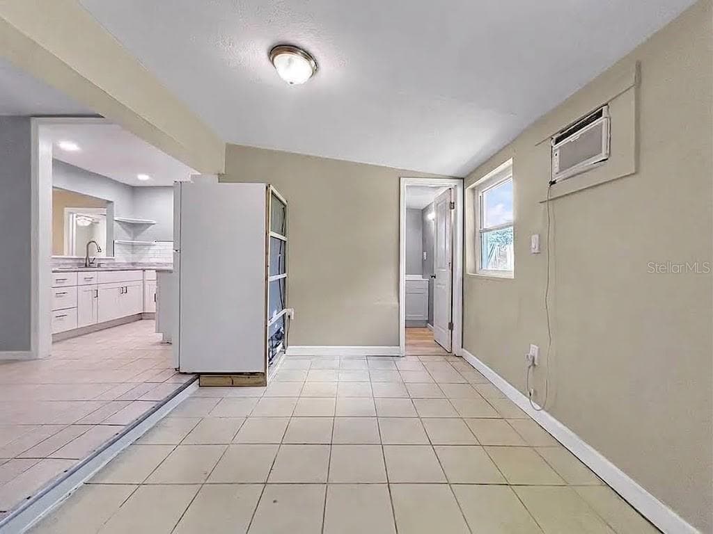 Single Family Residence at 203 5TH AVE NW, RUSKIN, photo 11 of 17