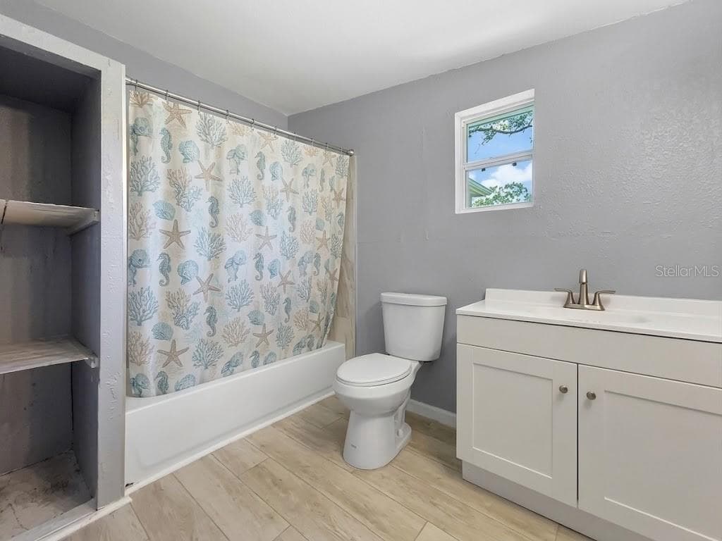 Single Family Residence at 203 5TH AVE NW, RUSKIN, photo 12 of 17