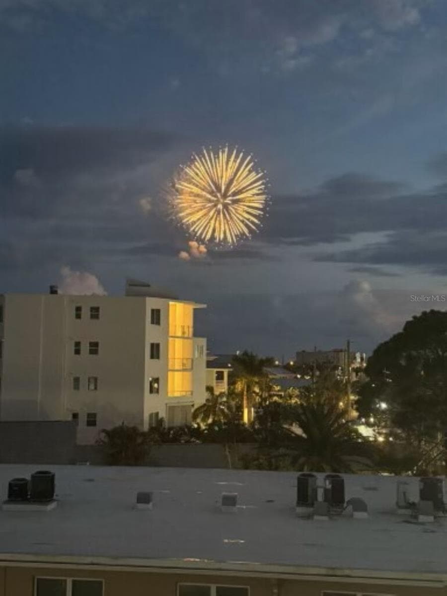 Firework displays from balcony - 285 107TH AVE #407, TREASURE ISLAND