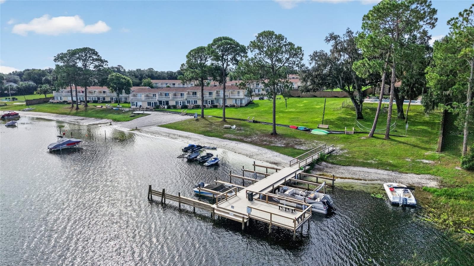 Condominium at 11001 SE SUNSET HARBOR RD #E36, SUMMERFIELD, photo 75 of 78