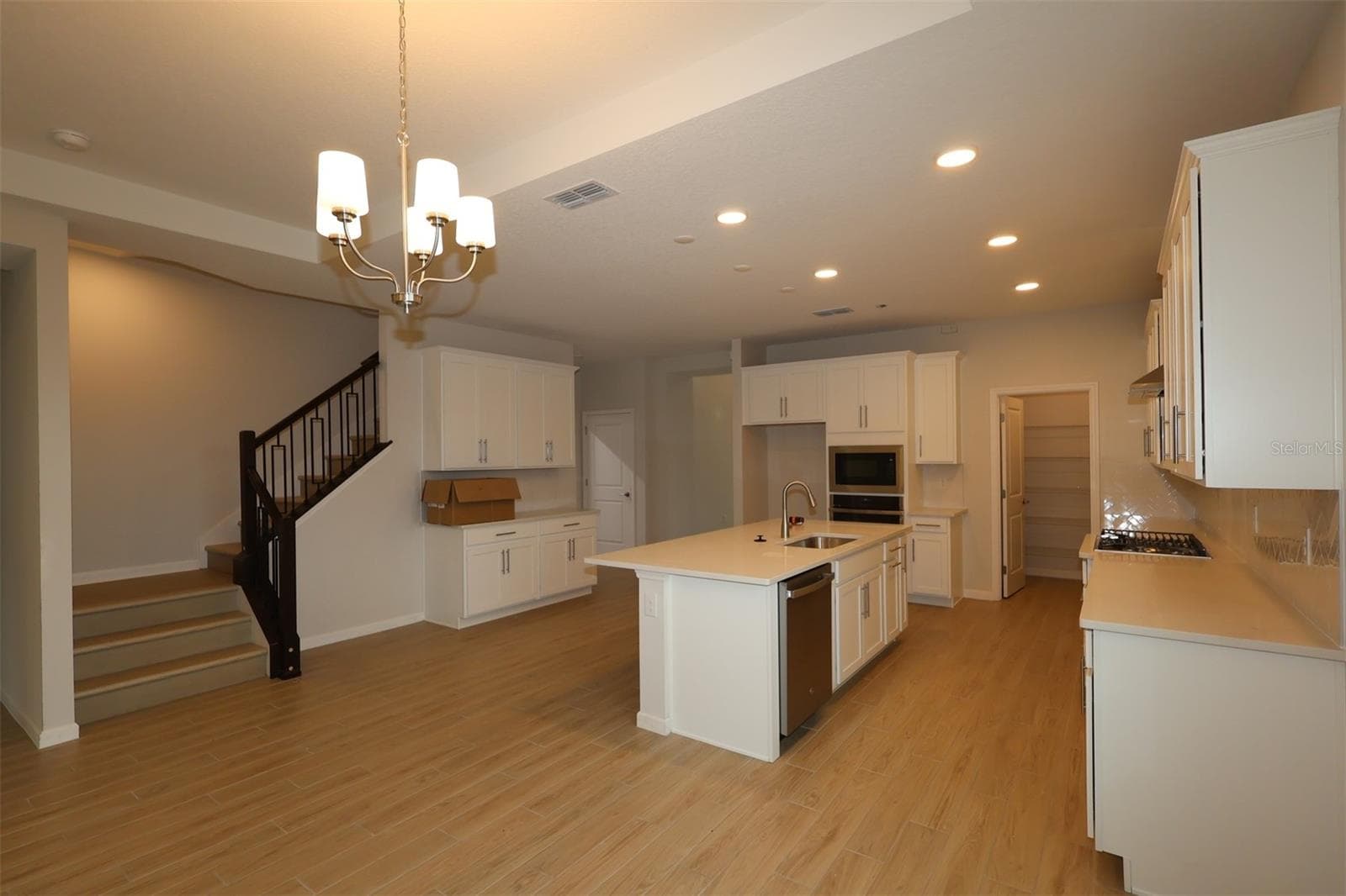 Single Family Residence at 2915 SWEETGRASS LN, ZELLWOOD, photo 4 of 46