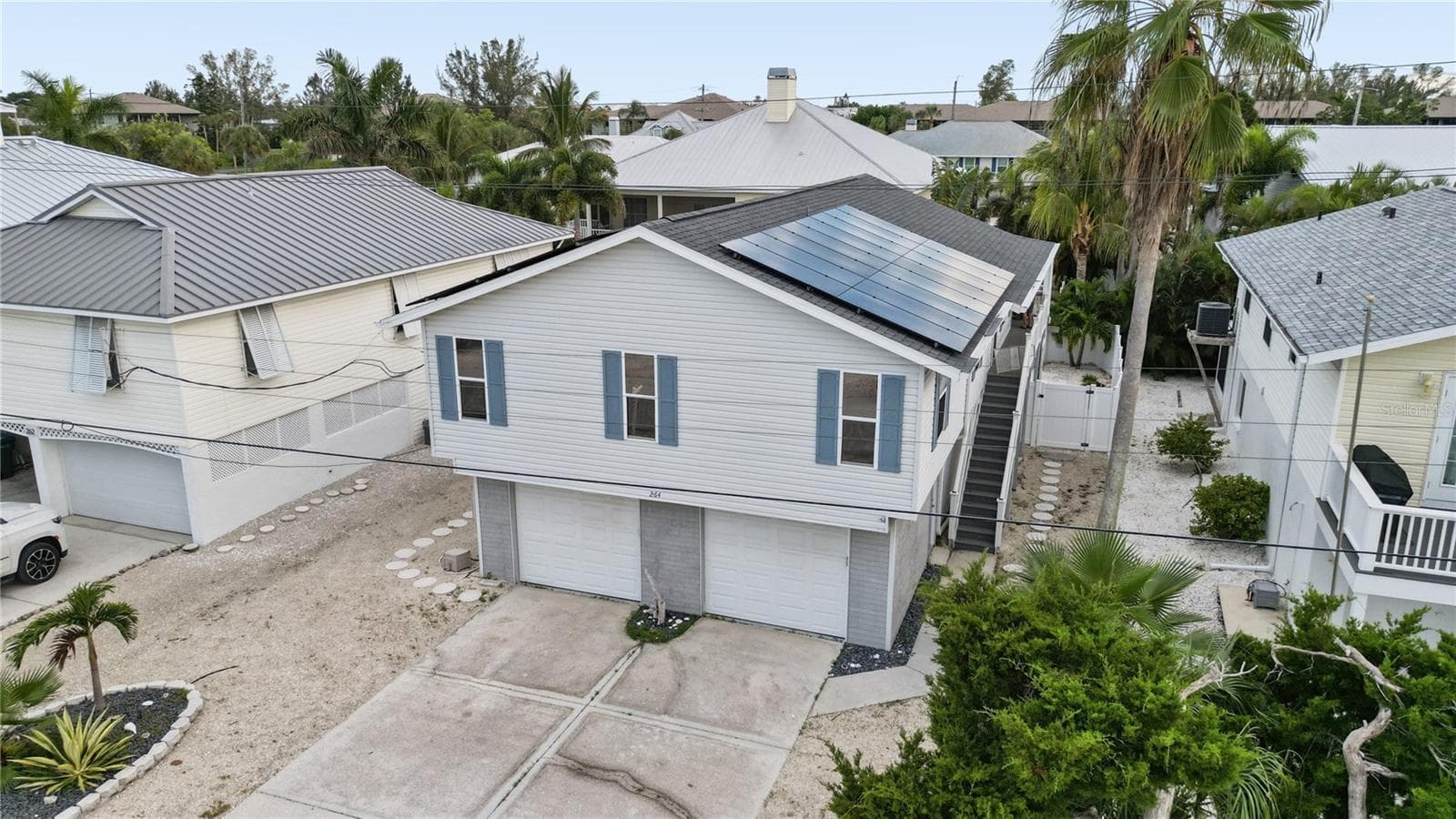 Single Family Residence at 264 S HARBOR DR, HOLMES BEACH, photo 2 of 46