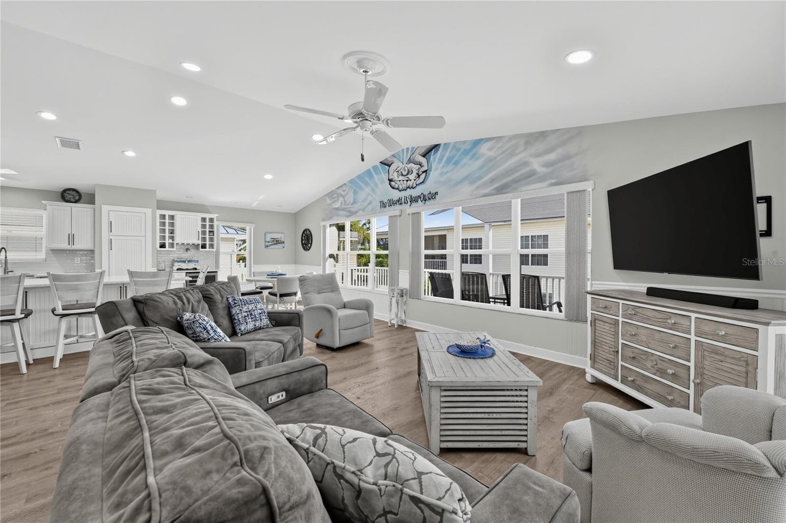 Single Family Residence at 264 S HARBOR DR, HOLMES BEACH, photo 4 of 46