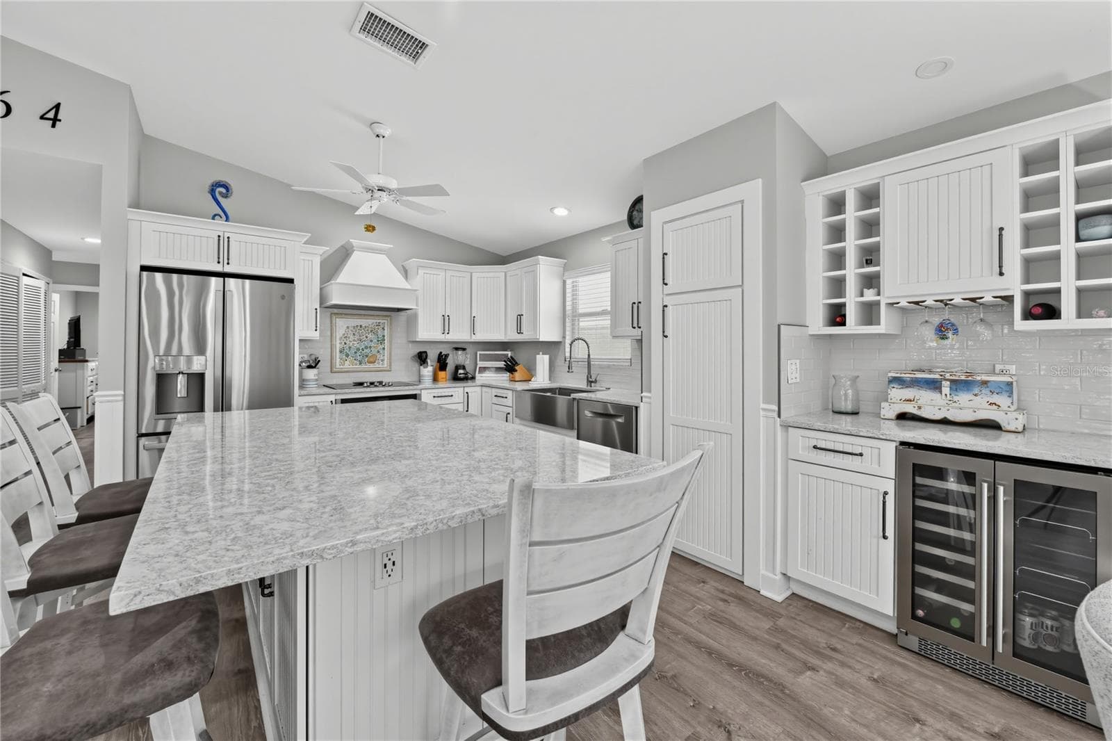 Single Family Residence at 264 S HARBOR DR, HOLMES BEACH, photo 6 of 46