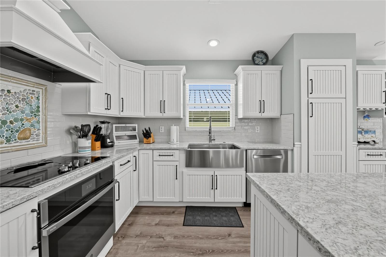Single Family Residence at 264 S HARBOR DR, HOLMES BEACH, photo 7 of 46