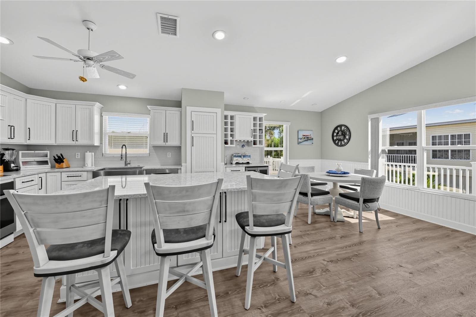 Single Family Residence at 264 S HARBOR DR, HOLMES BEACH, photo 10 of 46