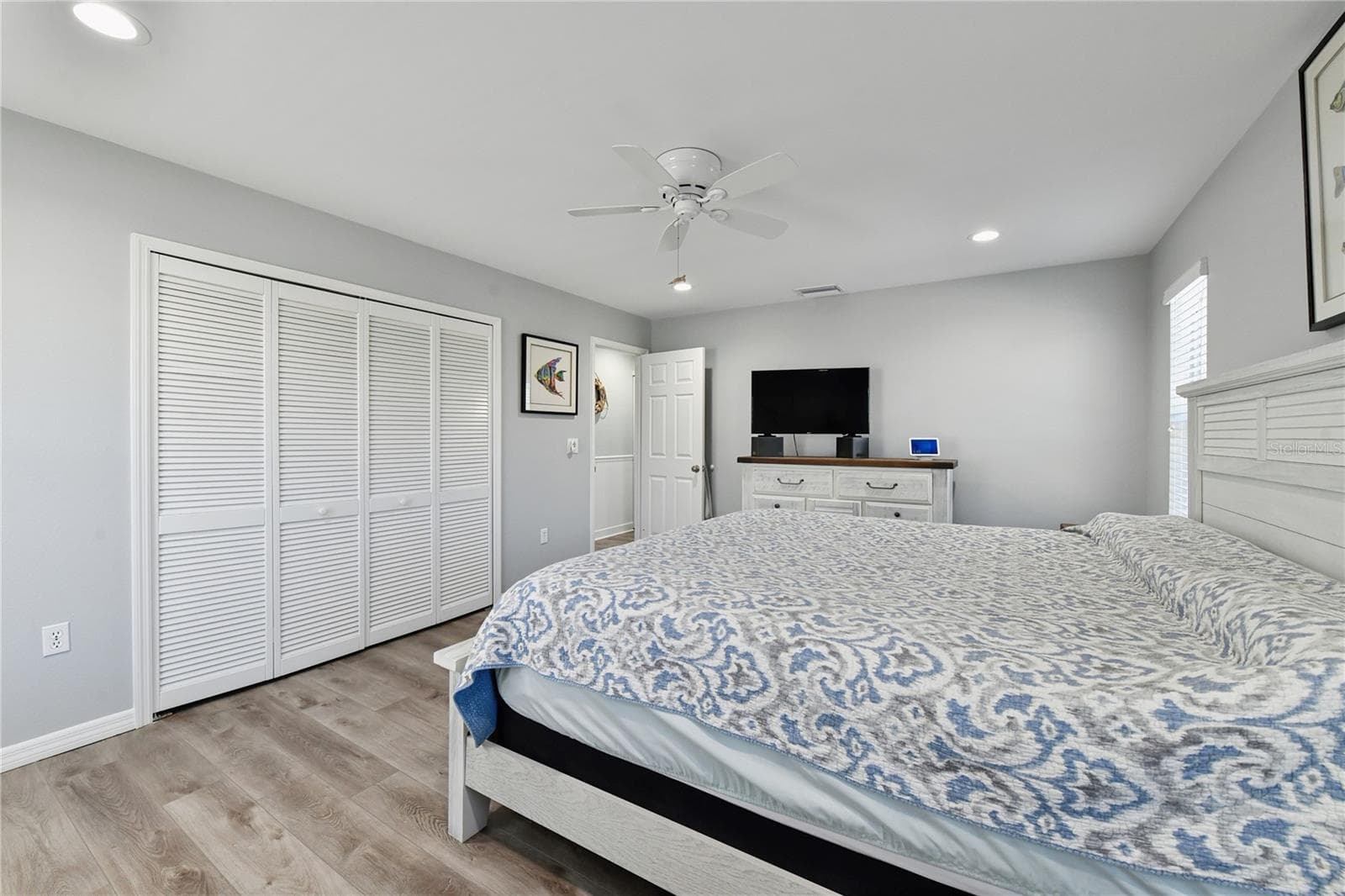Master Bed - 264 S HARBOR DR, HOLMES BEACH