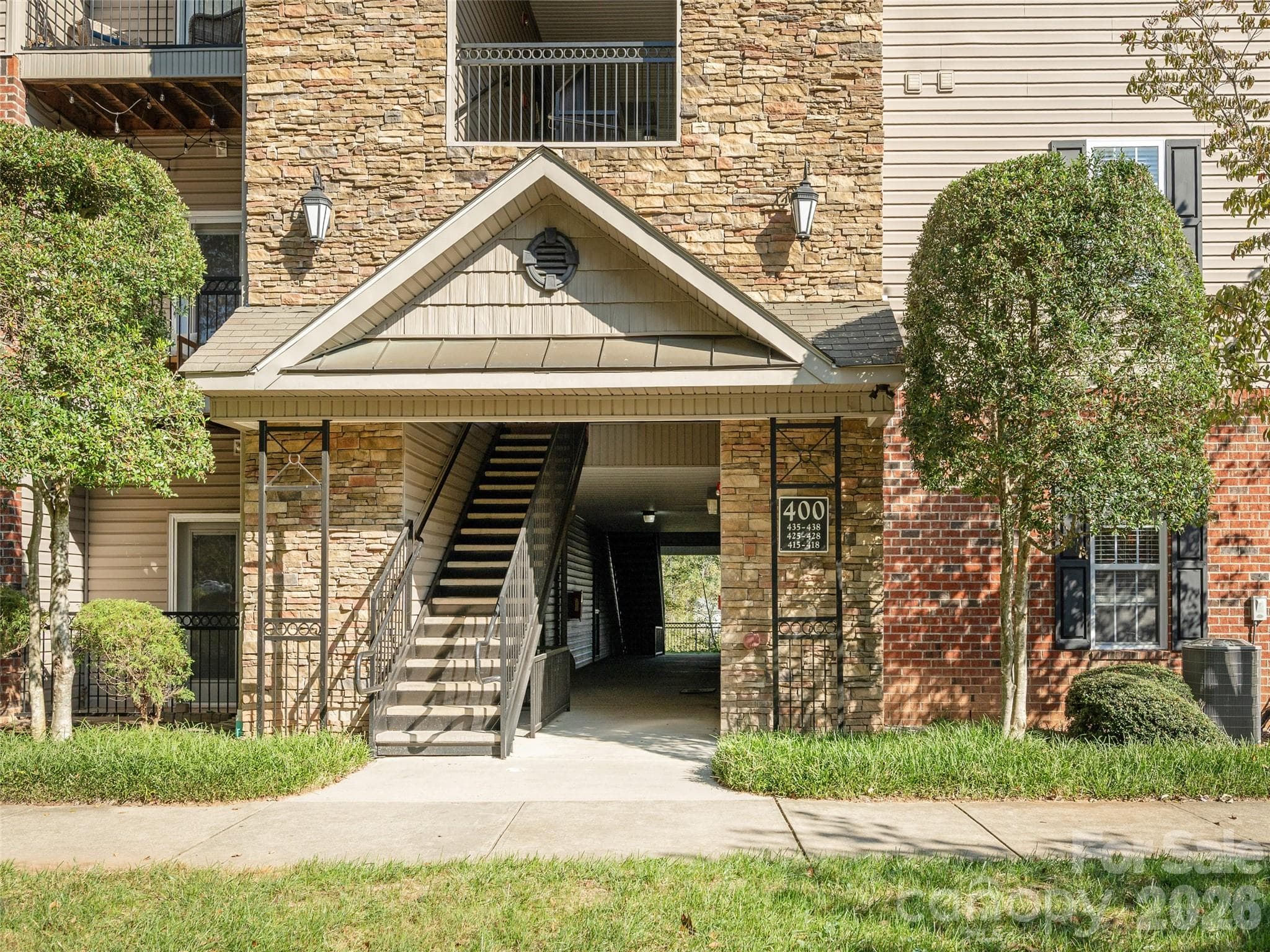 Condominium at 437 Appeldoorn Circle, Asheville, photo 5 of 31