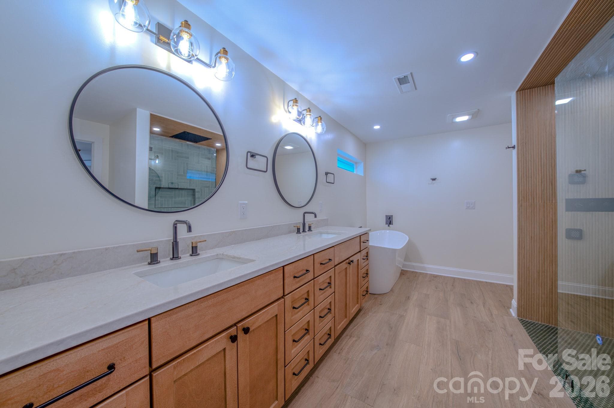 Single Family Residence at 115 Silver Dapple Lane, Hendersonville, photo 12 of 33
