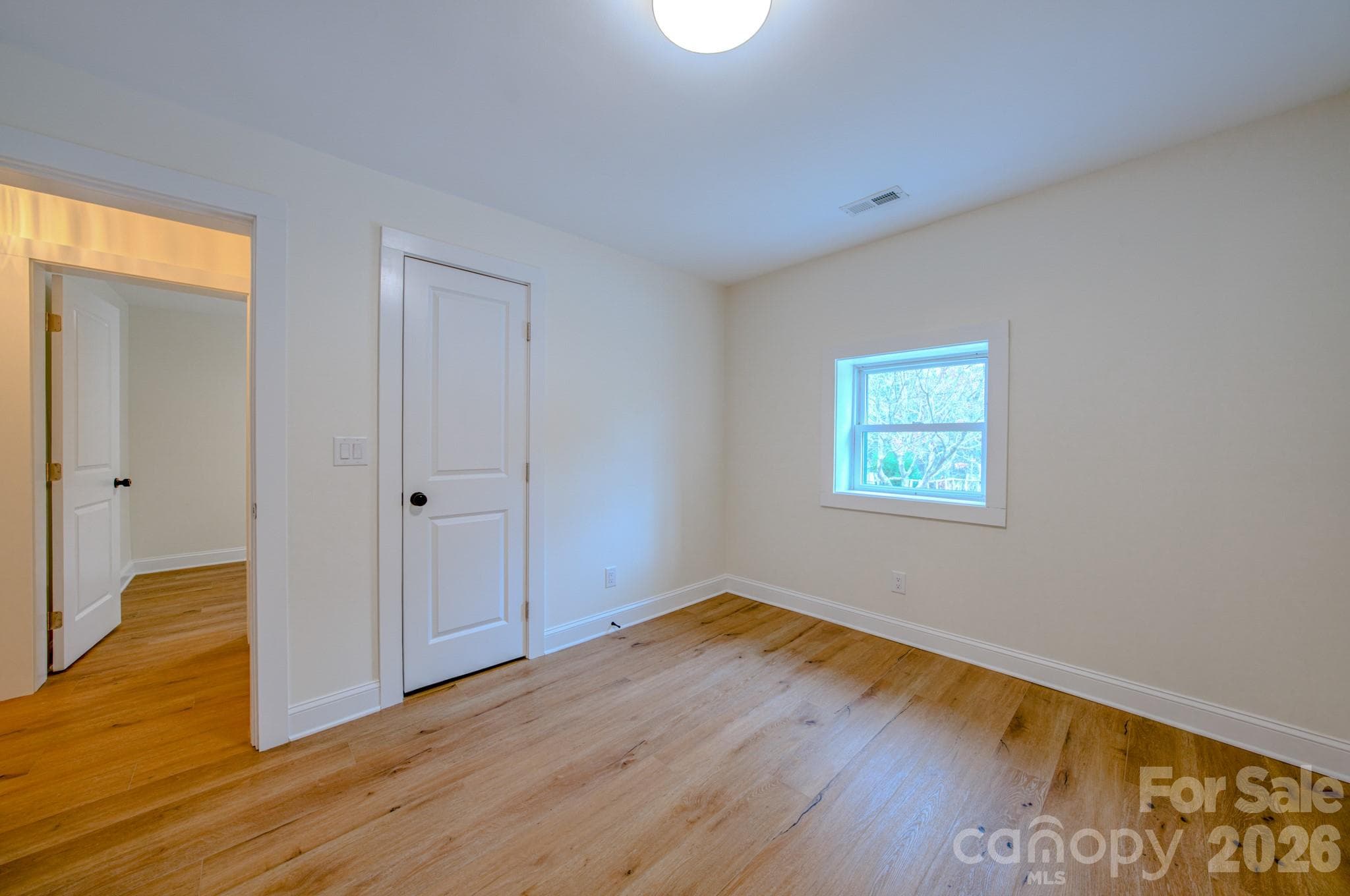 Single Family Residence at 115 Silver Dapple Lane, Hendersonville, photo 24 of 33