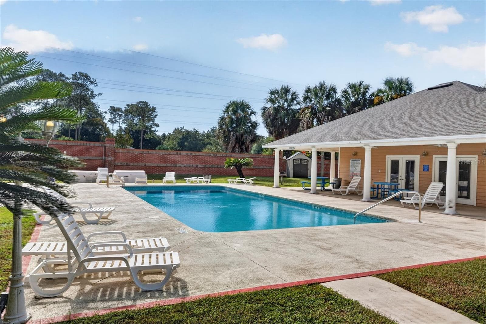 Community pool - 8319 SW 61ST PL, GAINESVILLE