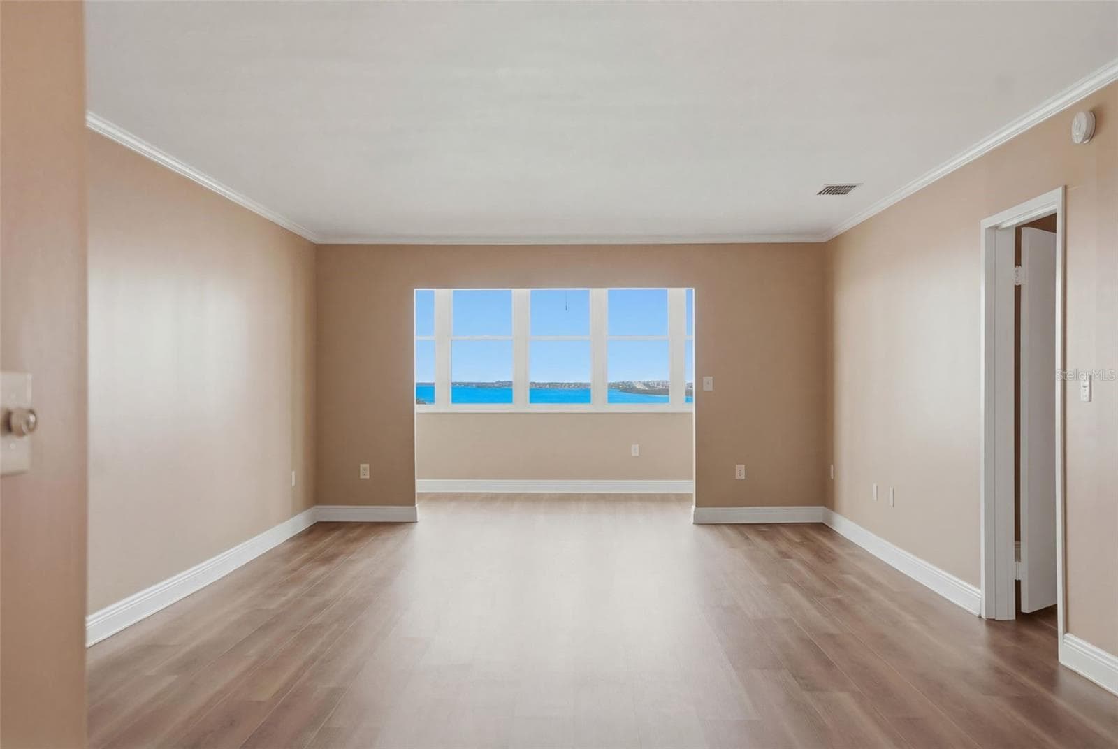 Living area - 5108 BRITTANY DR S #1006, ST PETERSBURG