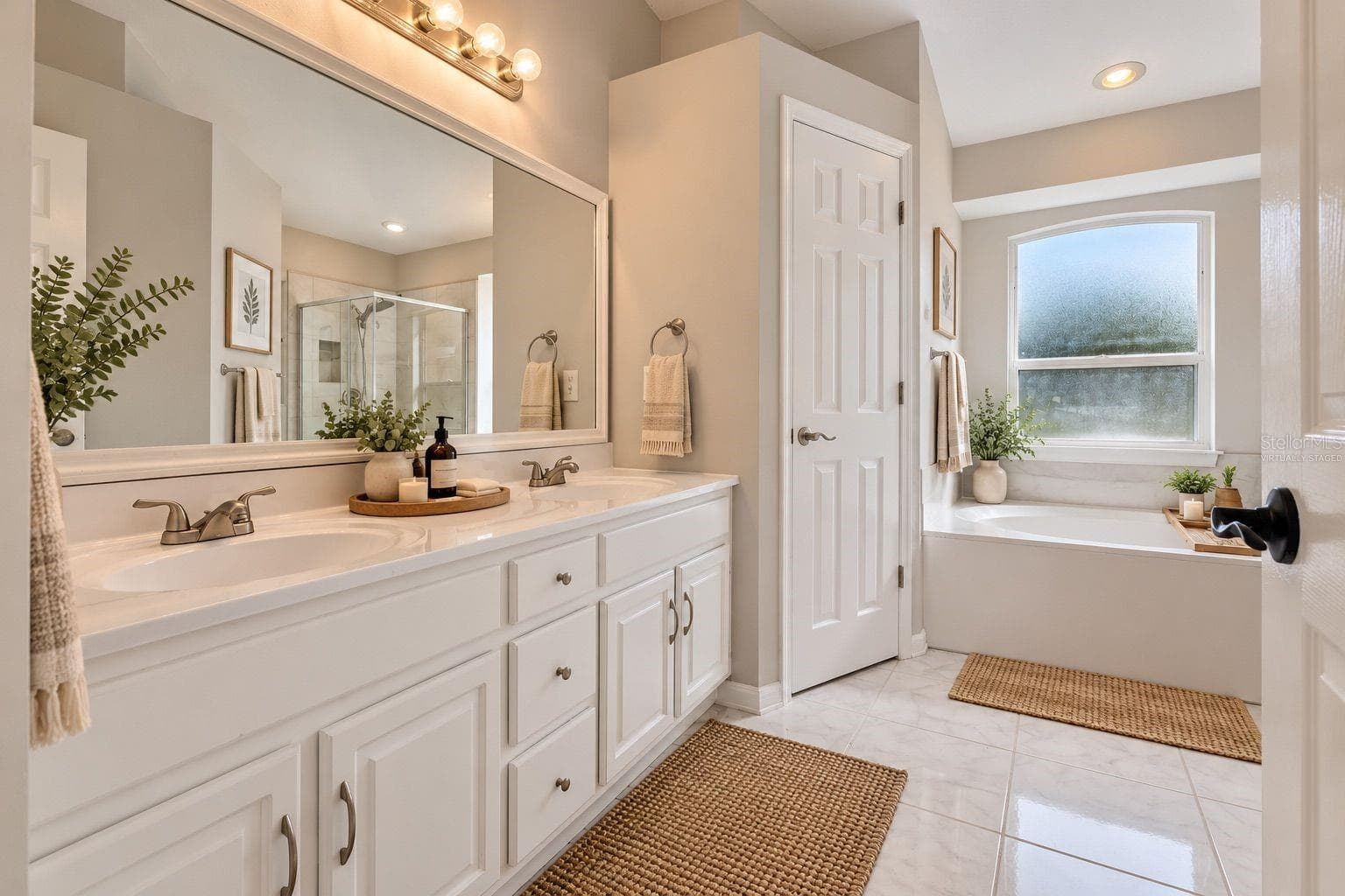 Virtually Staged - 2610 AUTUMN LN, EUSTIS