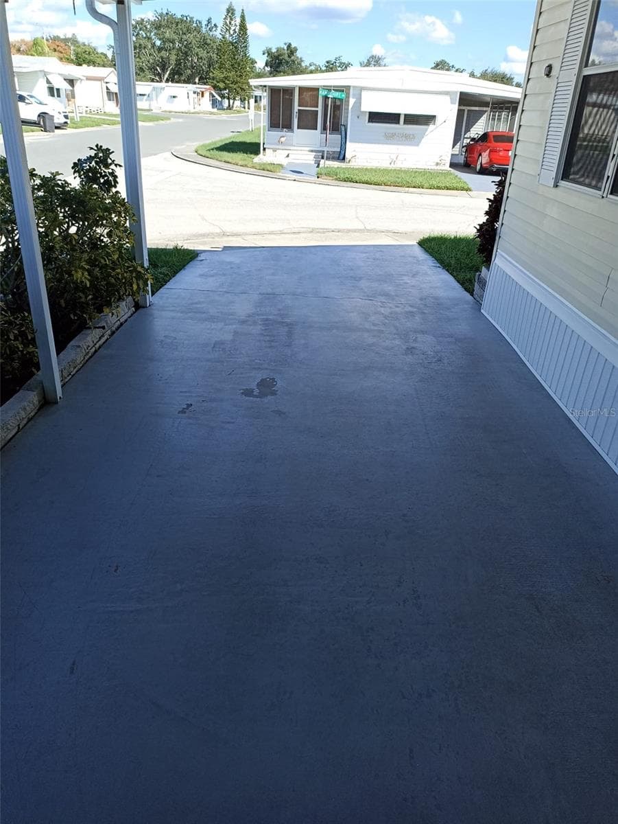 Manufactured Home at 3421 HAMPSHIRE DR, HOLIDAY, photo 3 of 30