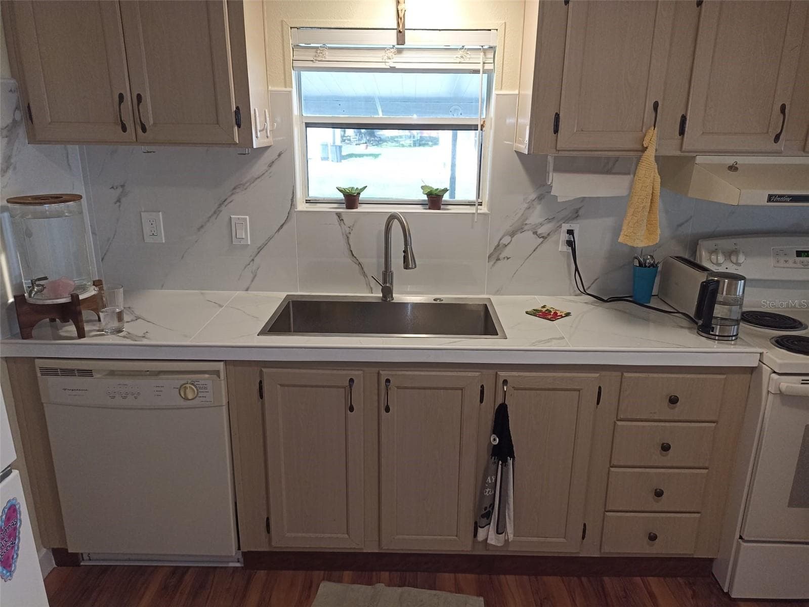 Manufactured Home at 3421 HAMPSHIRE DR, HOLIDAY, photo 27 of 30