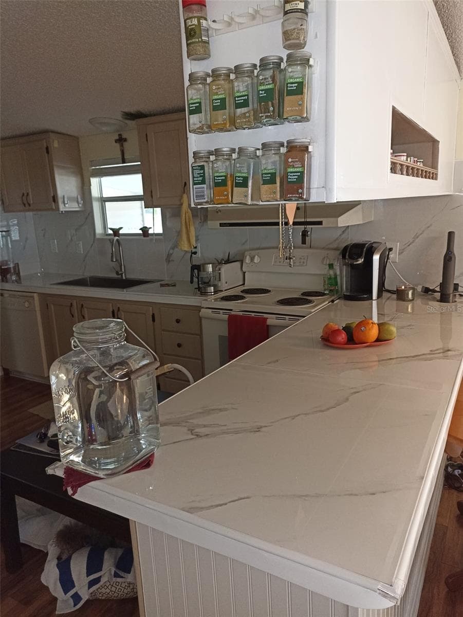 Manufactured Home at 3421 HAMPSHIRE DR, HOLIDAY, photo 29 of 30