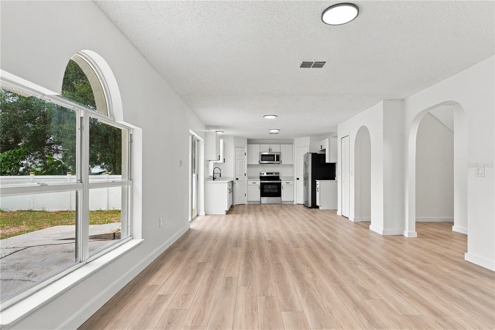 Single Family Residence at 980 MAYFAIR ST, EUSTIS, photo 4 of 48