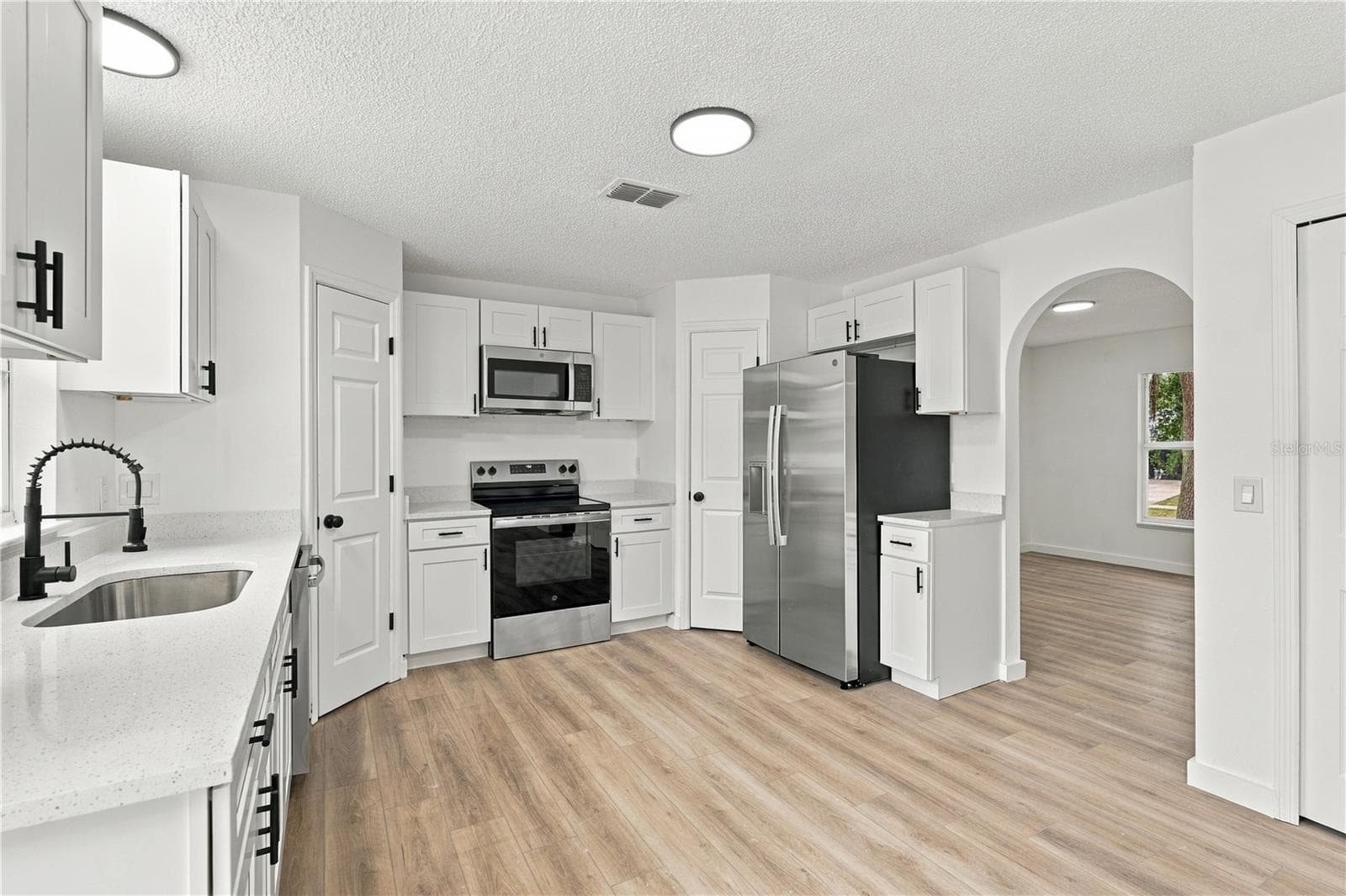 Single Family Residence at 980 MAYFAIR ST, EUSTIS, photo 8 of 48