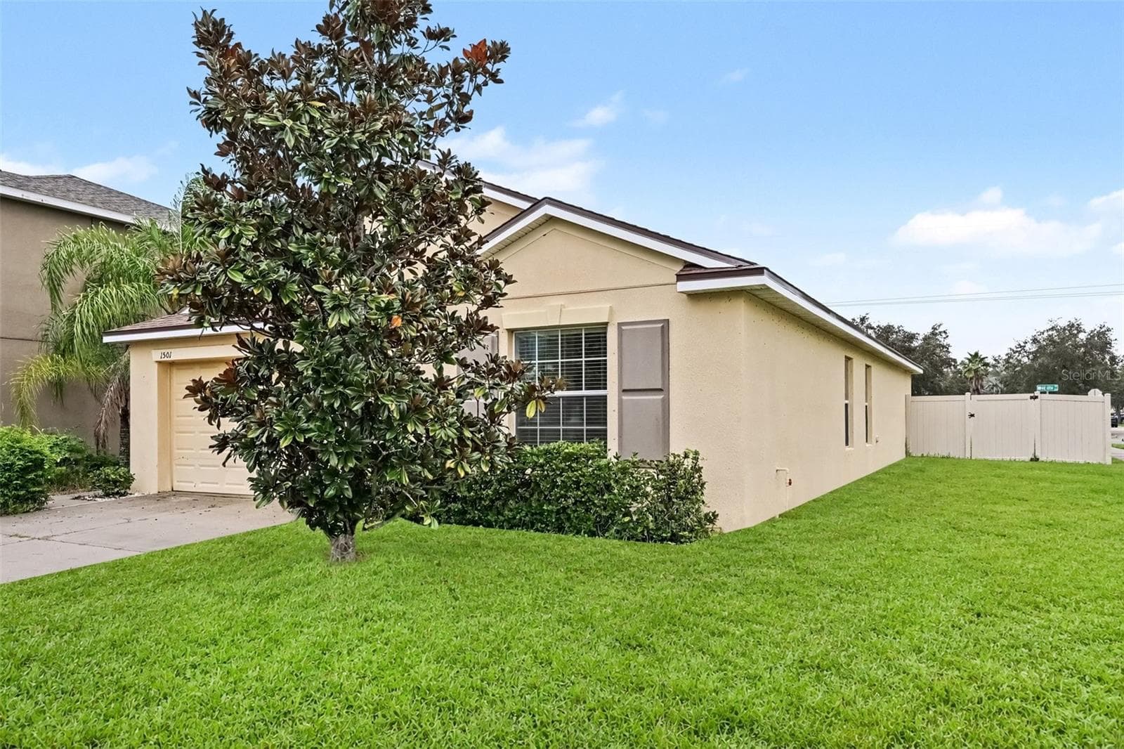 Single Family Residence at 1501 CLIMBING DAYFLOWER DR, RUSKIN, photo 2 of 34
