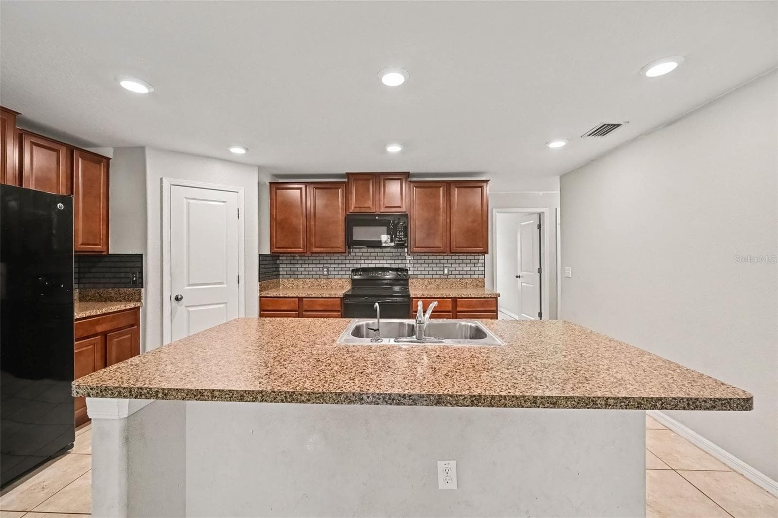 Single Family Residence at 1501 CLIMBING DAYFLOWER DR, RUSKIN, photo 12 of 34