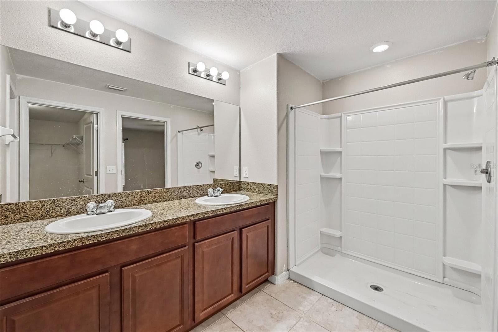 Single Family Residence at 1501 CLIMBING DAYFLOWER DR, RUSKIN, photo 18 of 34