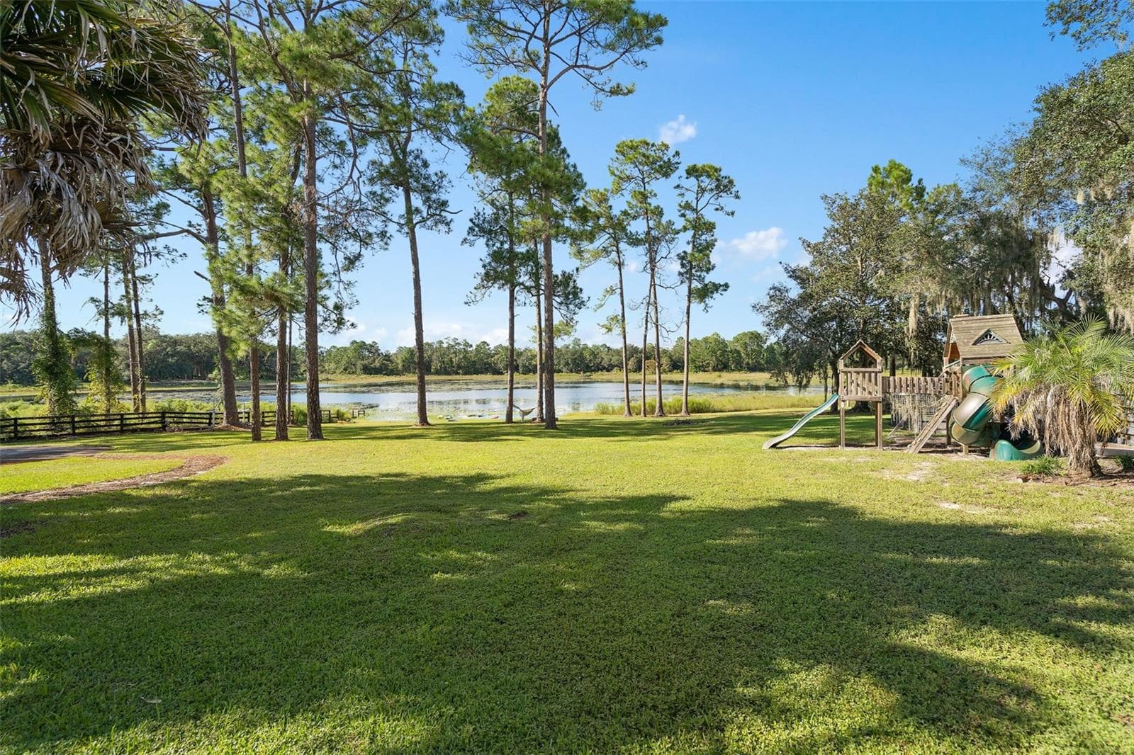 Single Family Residence at 39250 FOREST DR, EUSTIS, photo 7 of 30