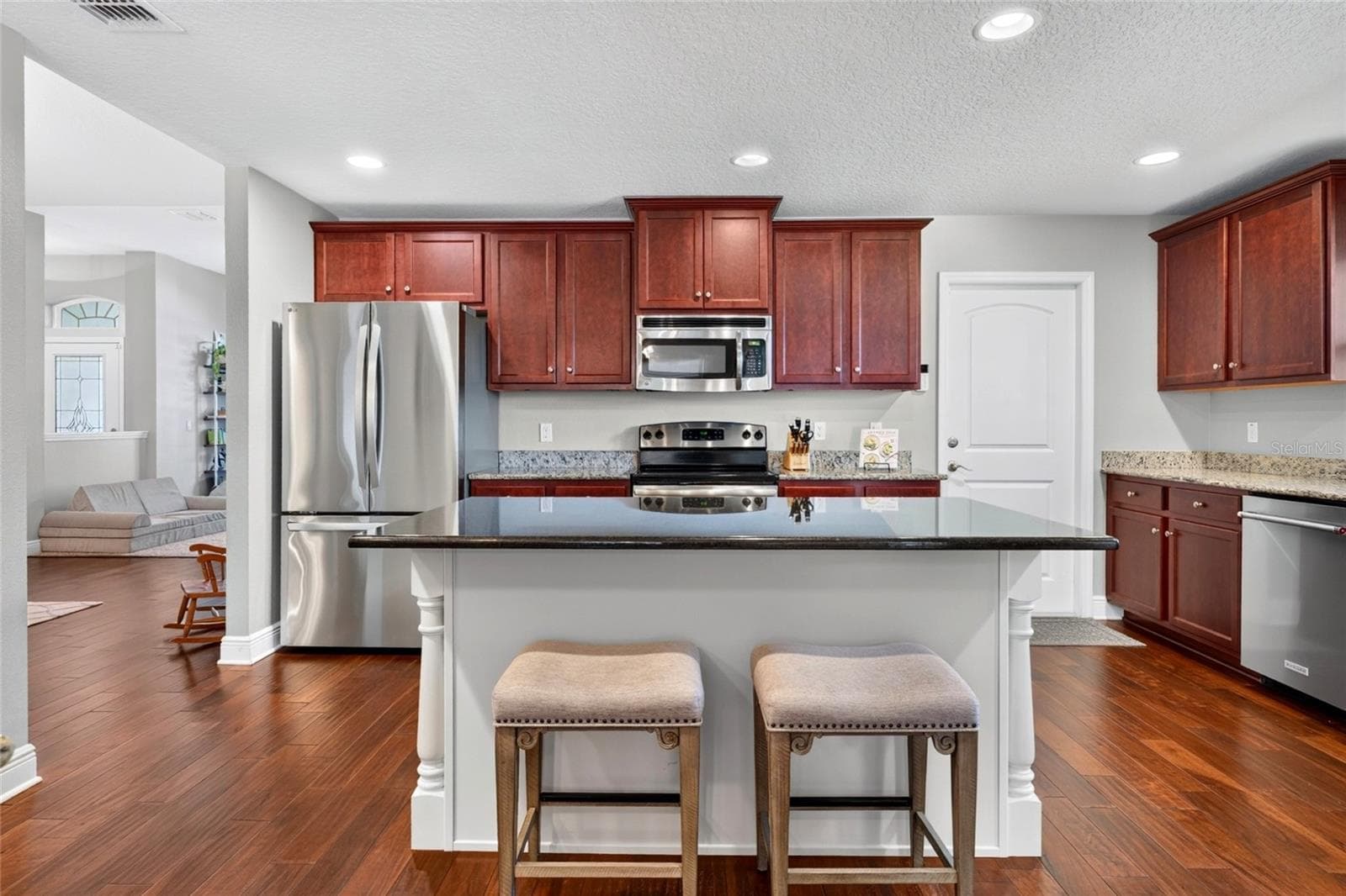 Kitchen with center island - 24114 PLYMOUTH HOLLOW CIR, SORRENTO