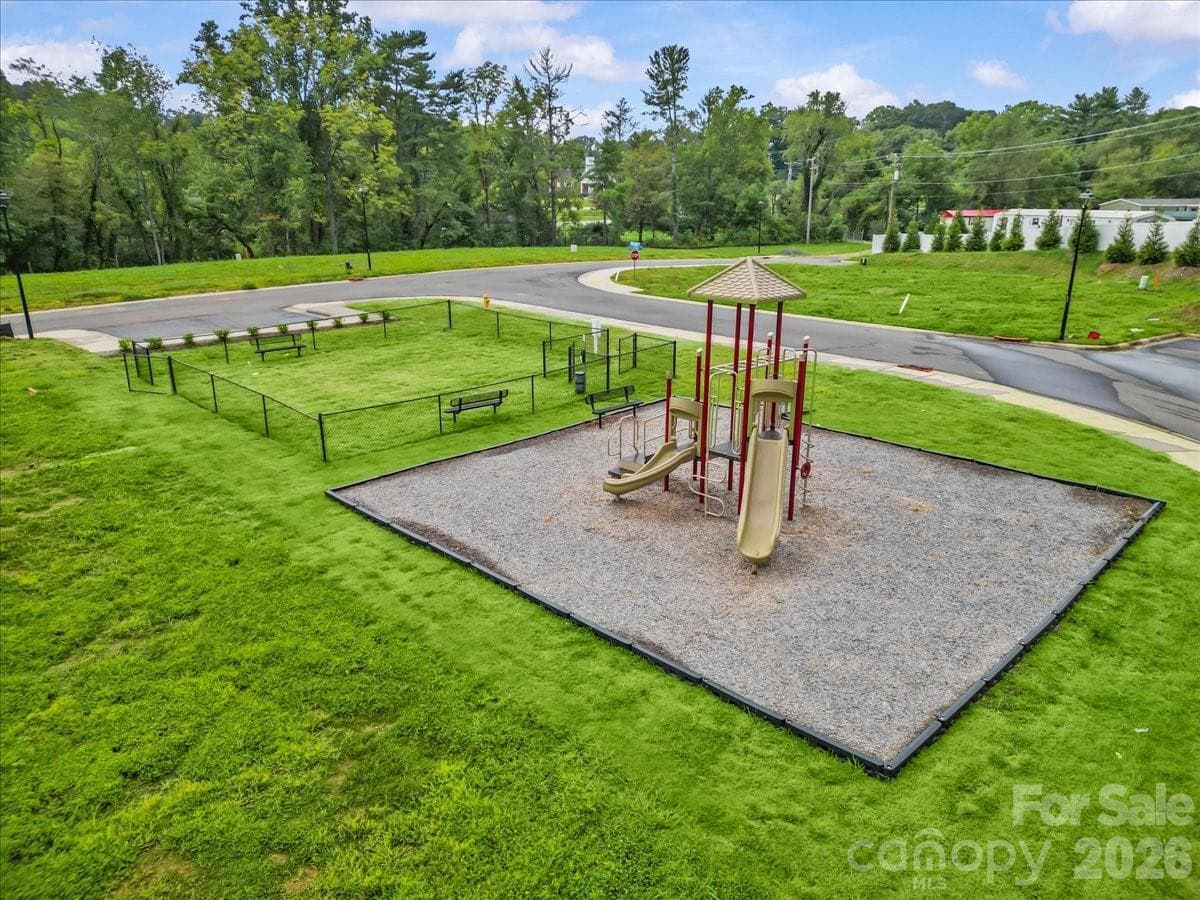 Townhouse at 74 Moon Haven Way, Arden, photo 8 of 8
