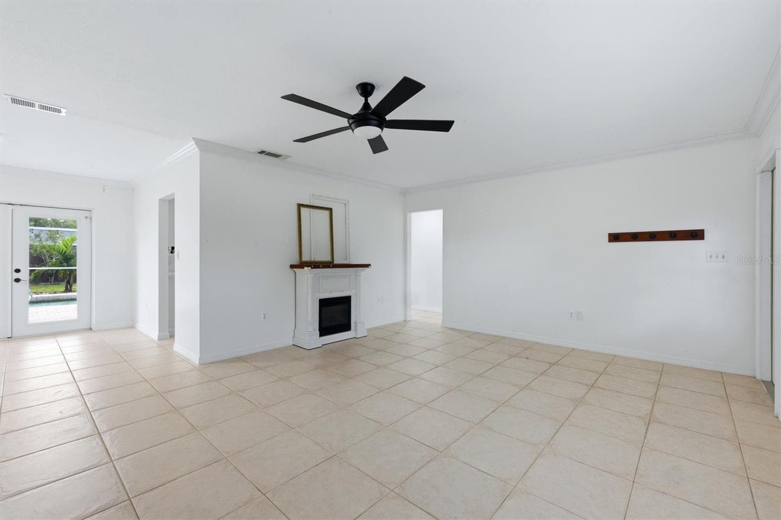 Single Family Residence at 828 PONDEROSA PINE LN, SARASOTA, photo 9 of 53