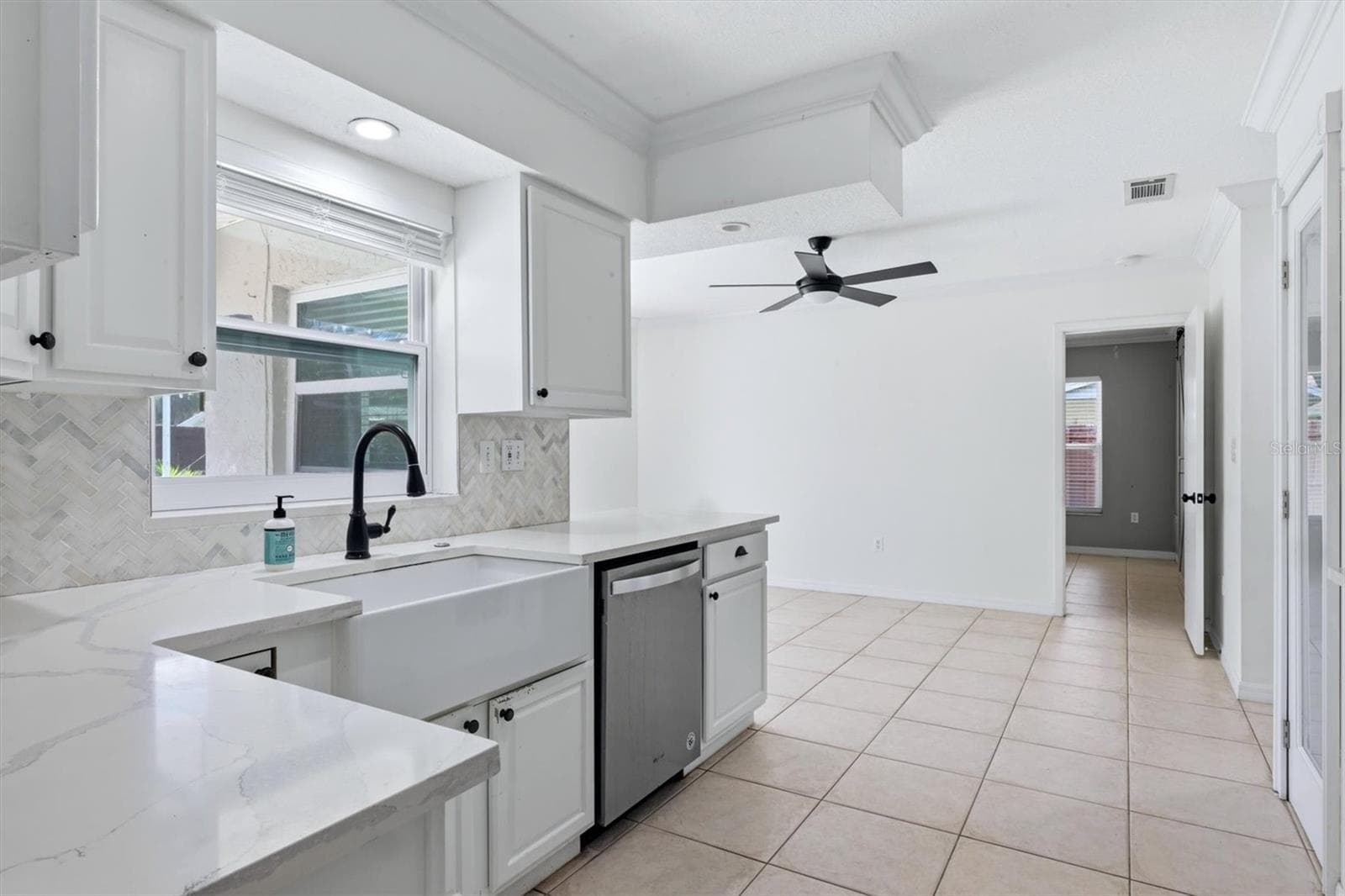 Single Family Residence at 828 PONDEROSA PINE LN, SARASOTA, photo 12 of 53