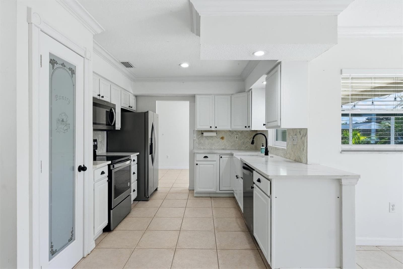 Single Family Residence at 828 PONDEROSA PINE LN, SARASOTA, photo 13 of 53