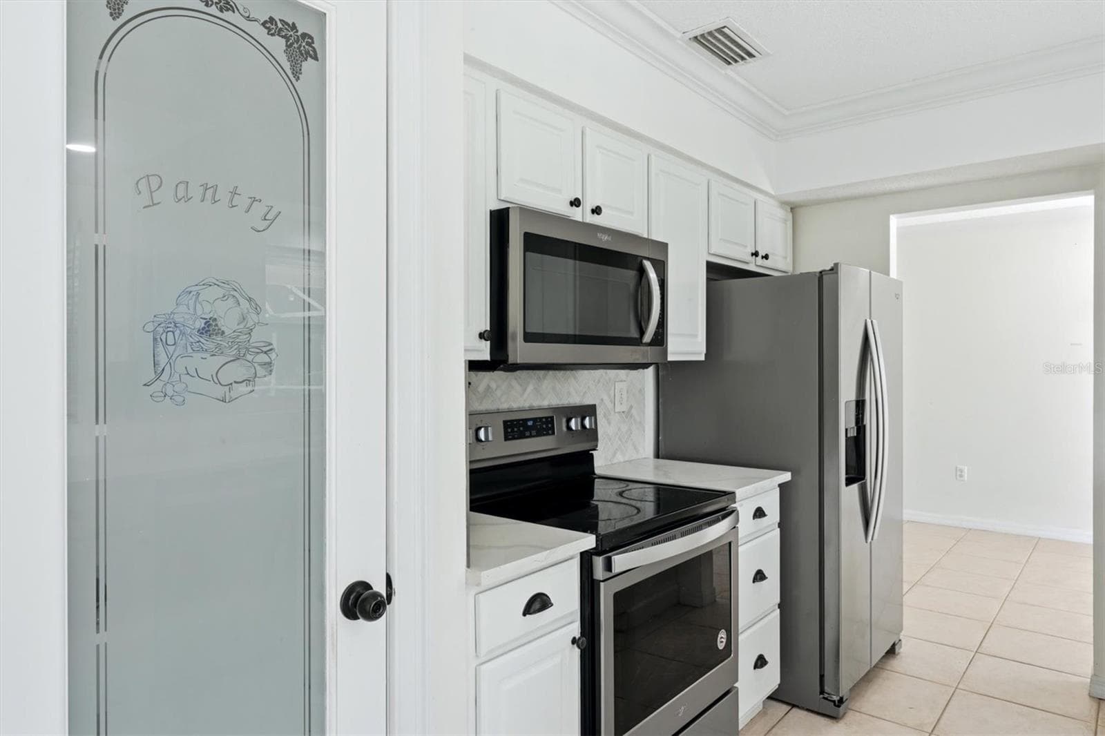 Single Family Residence at 828 PONDEROSA PINE LN, SARASOTA, photo 14 of 53