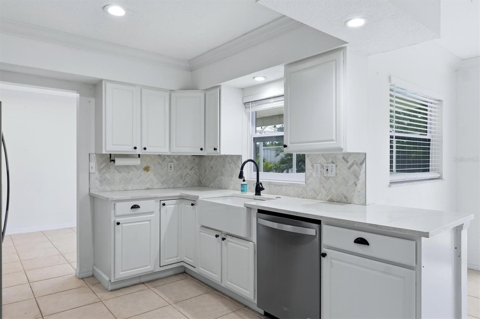 Single Family Residence at 828 PONDEROSA PINE LN, SARASOTA, photo 15 of 53