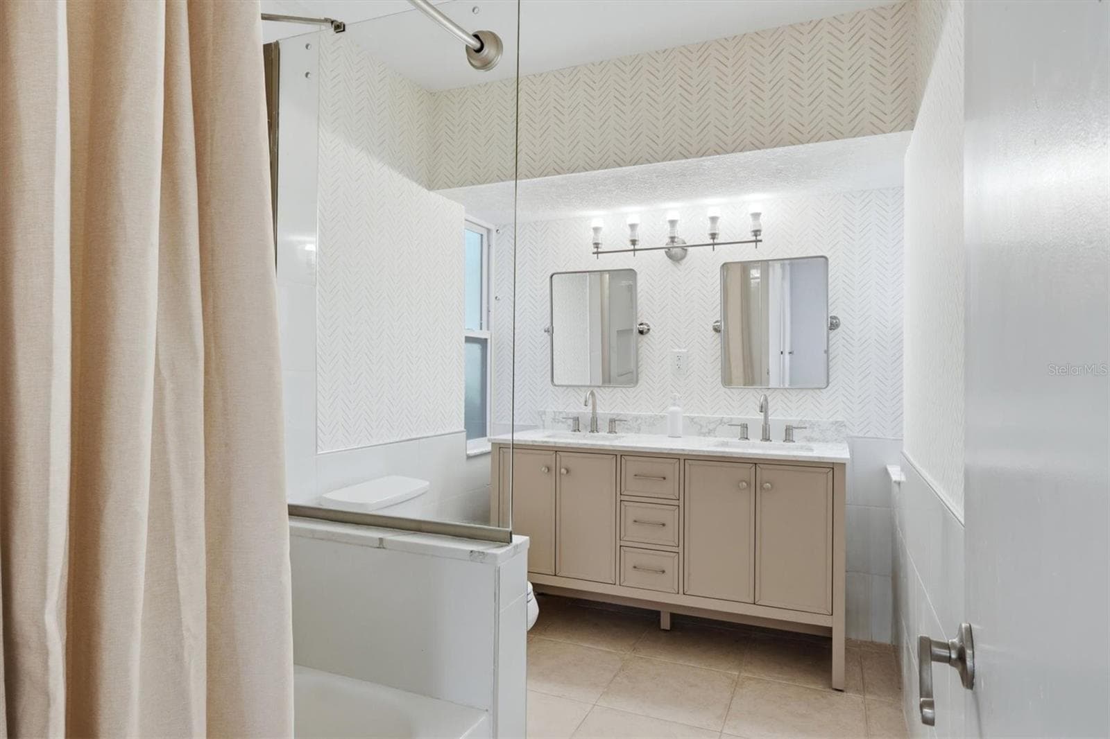 Single Family Residence at 828 PONDEROSA PINE LN, SARASOTA, photo 24 of 53