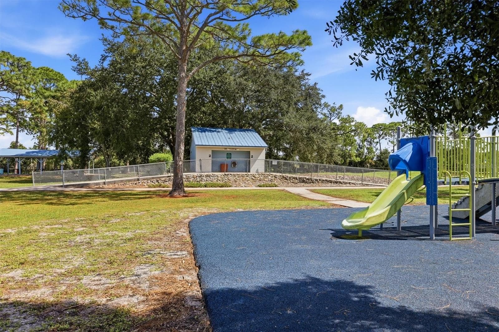 Single Family Residence at 828 PONDEROSA PINE LN, SARASOTA, photo 51 of 53