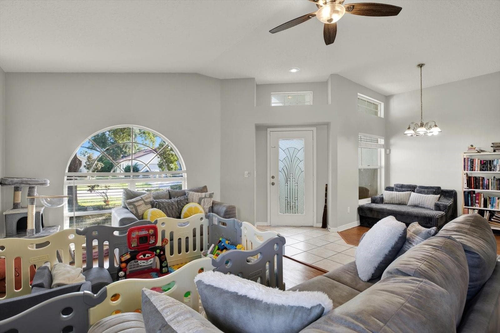 Single Family Residence at 1507 SAKONNET CT, BRANDON, photo 7 of 34