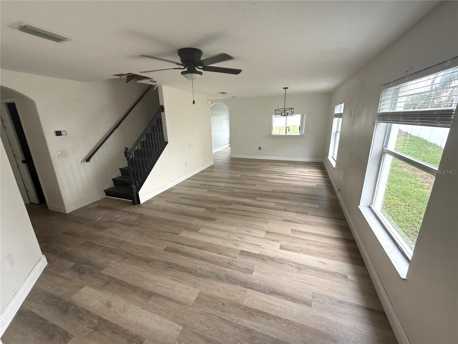 Single Family Residence at 7542 MAROON PEAK DR, RUSKIN, photo 2 of 21
