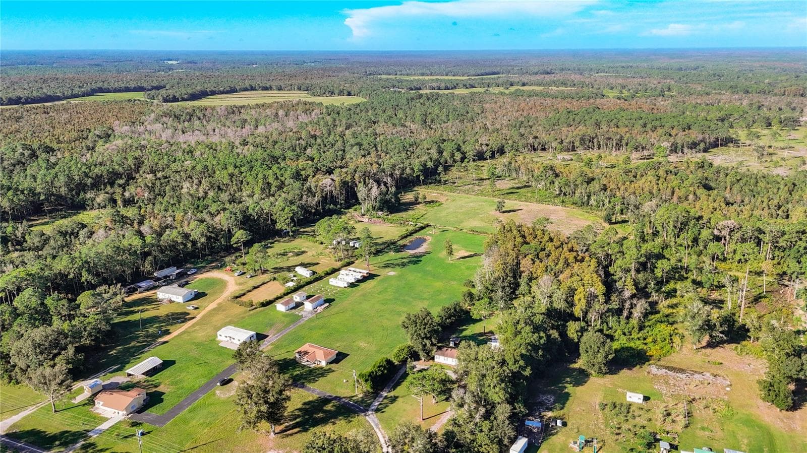 Manufactured Home at 2307 STATE ROAD 33, CLERMONT, photo 4 of 77