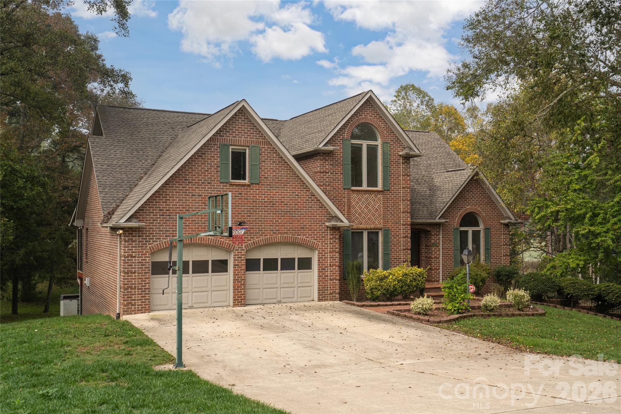 Single Family Residence at 4943 Elmhurst Drive NE, Hickory, photo 2 of 43