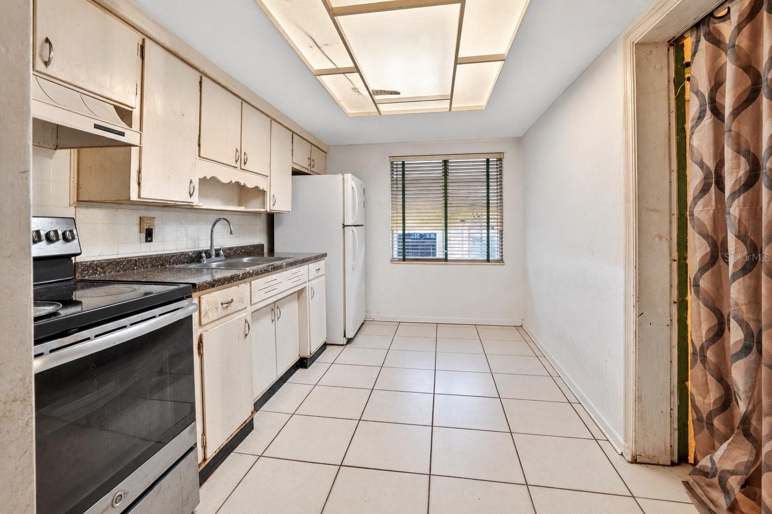 Single Family Residence at 1027 CANAL DR W, LAKELAND, photo 5 of 29