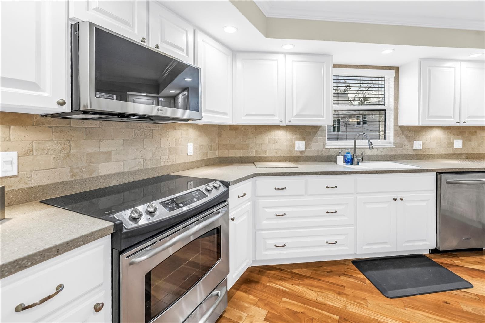Kitchen - 700 BEACH DR NE #201, ST PETERSBURG