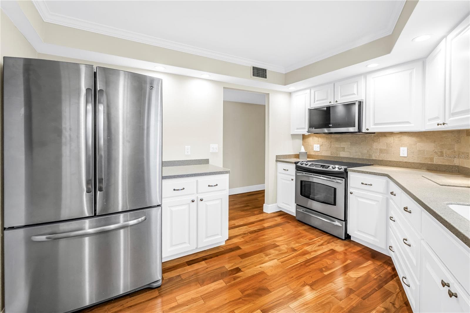 Kitchen - 700 BEACH DR NE #201, ST PETERSBURG