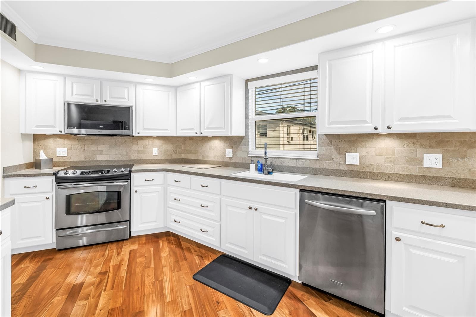 Kitchen - 700 BEACH DR NE #201, ST PETERSBURG