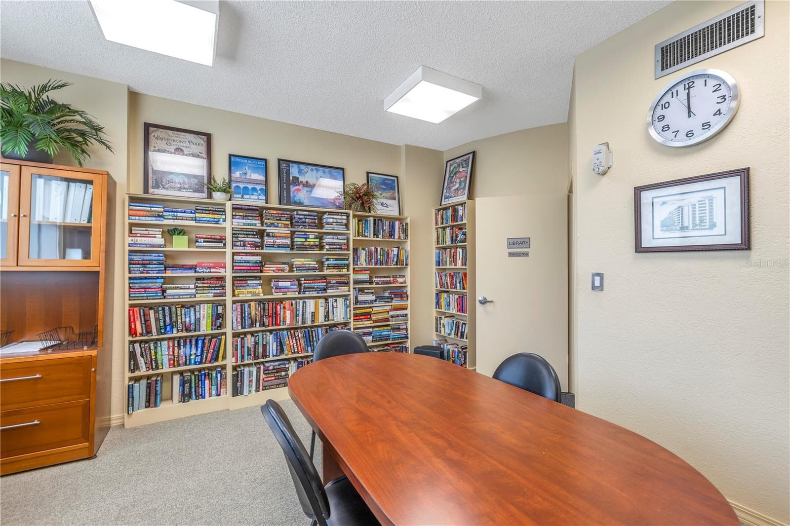 Library - 700 BEACH DR NE #201, ST PETERSBURG
