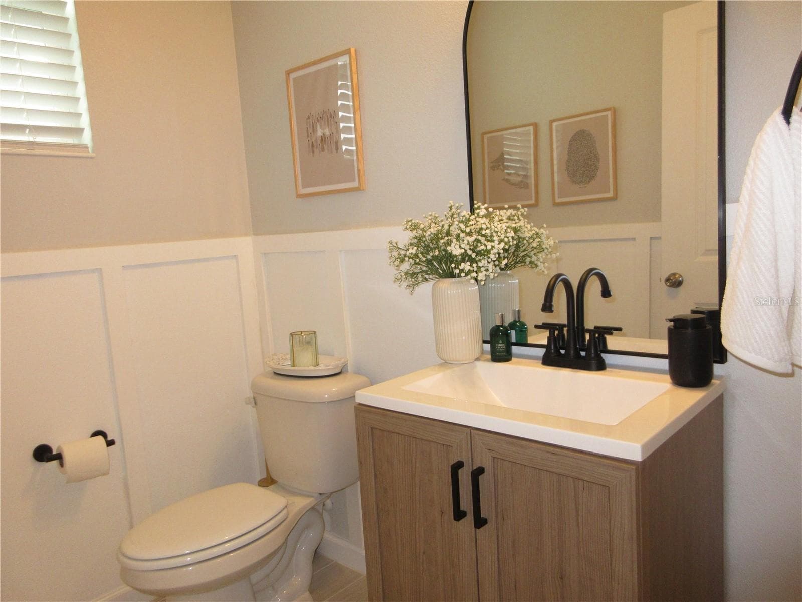 Remodeled Half Bath - 671 POTHOS ST, APOPKA